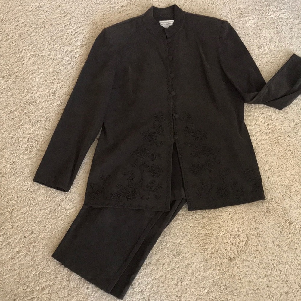 Karen Stevens Green Pant Suit